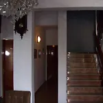 Victoria By La Scala