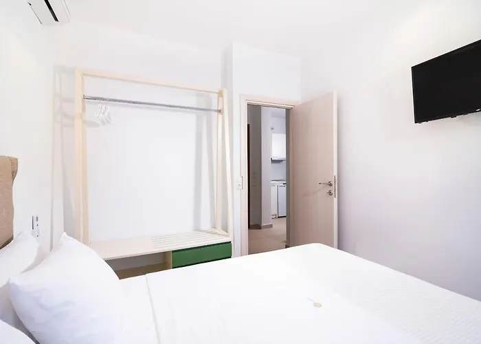 Victoria By La Scala